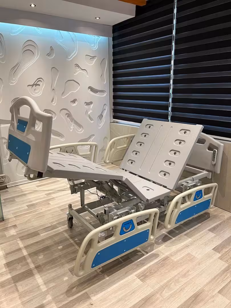 تخت تخت صندلی شو سه موتوره برقی با بدساید ABS چهار تکه