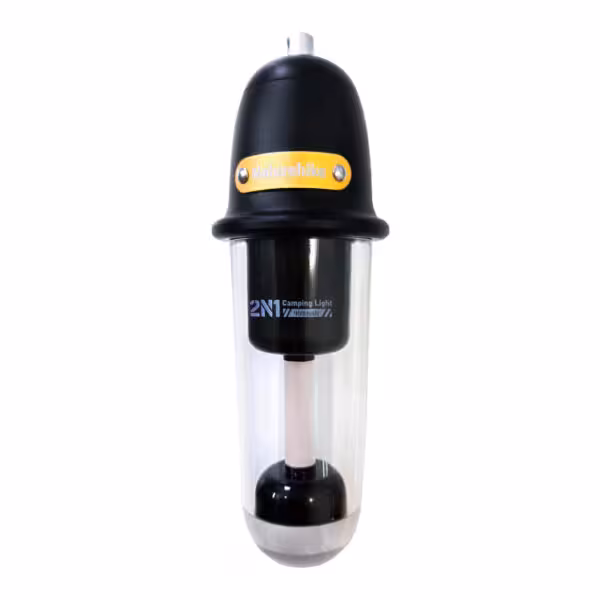 چراغ کمپینگ نیچرهایک مدل CNK2350ZM010 با نور آفتابی