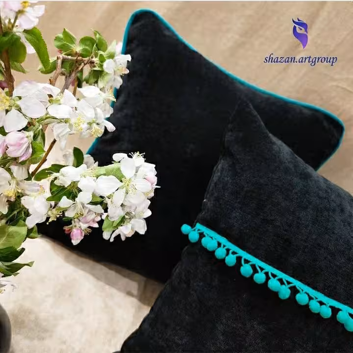 کوسن مخمل مشکی با پم پم سبز بصورت کاور اما قابل پر شدن با الیاف