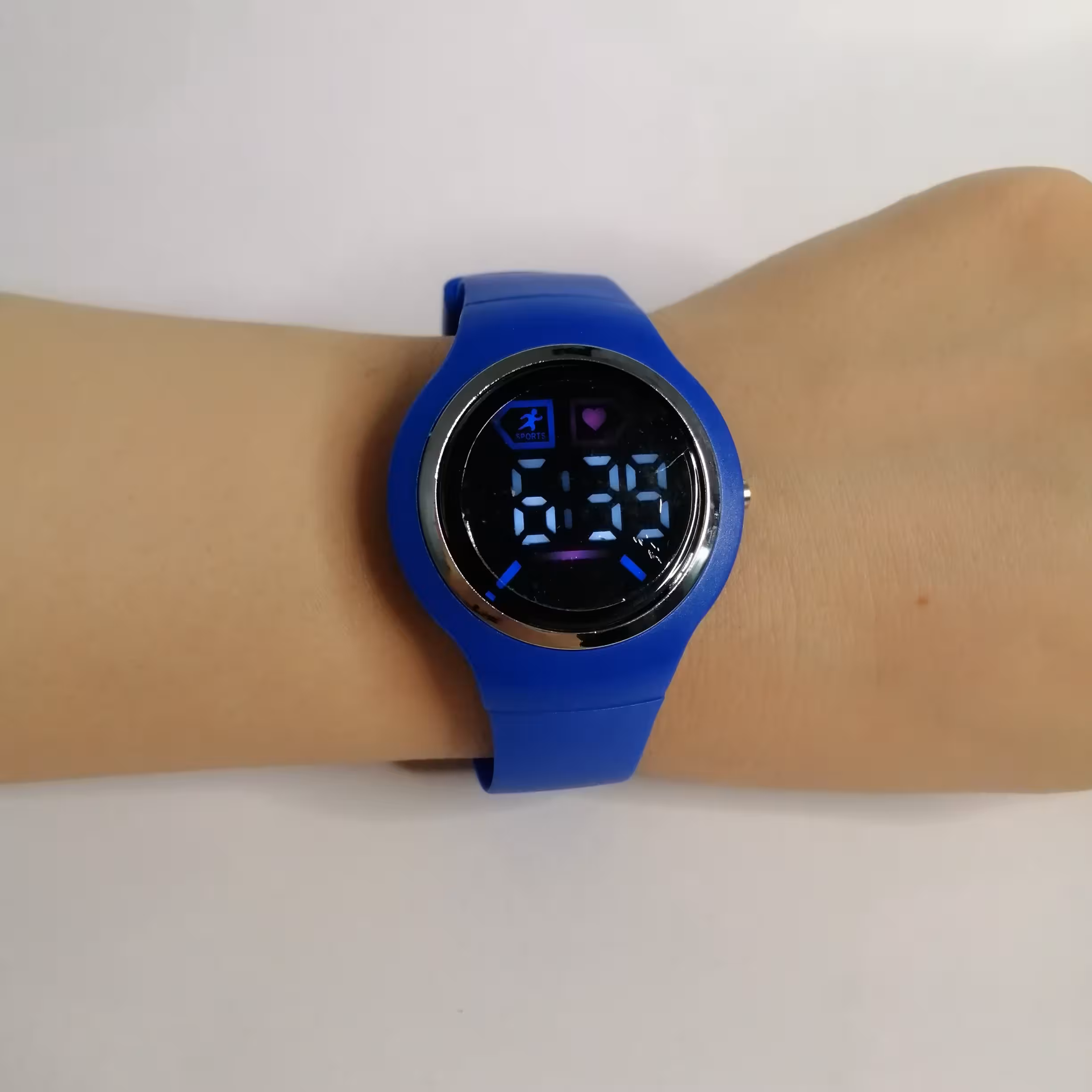 ساعت ال ای دی صفحه گردآبی