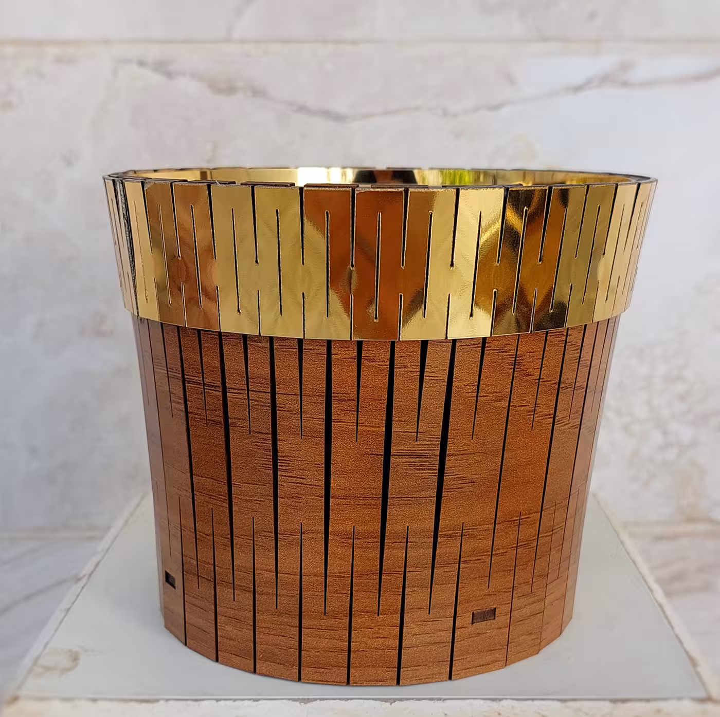 گلدان چوبی لب طلایی با قابلیت کاشت گیاه داخل گلدان