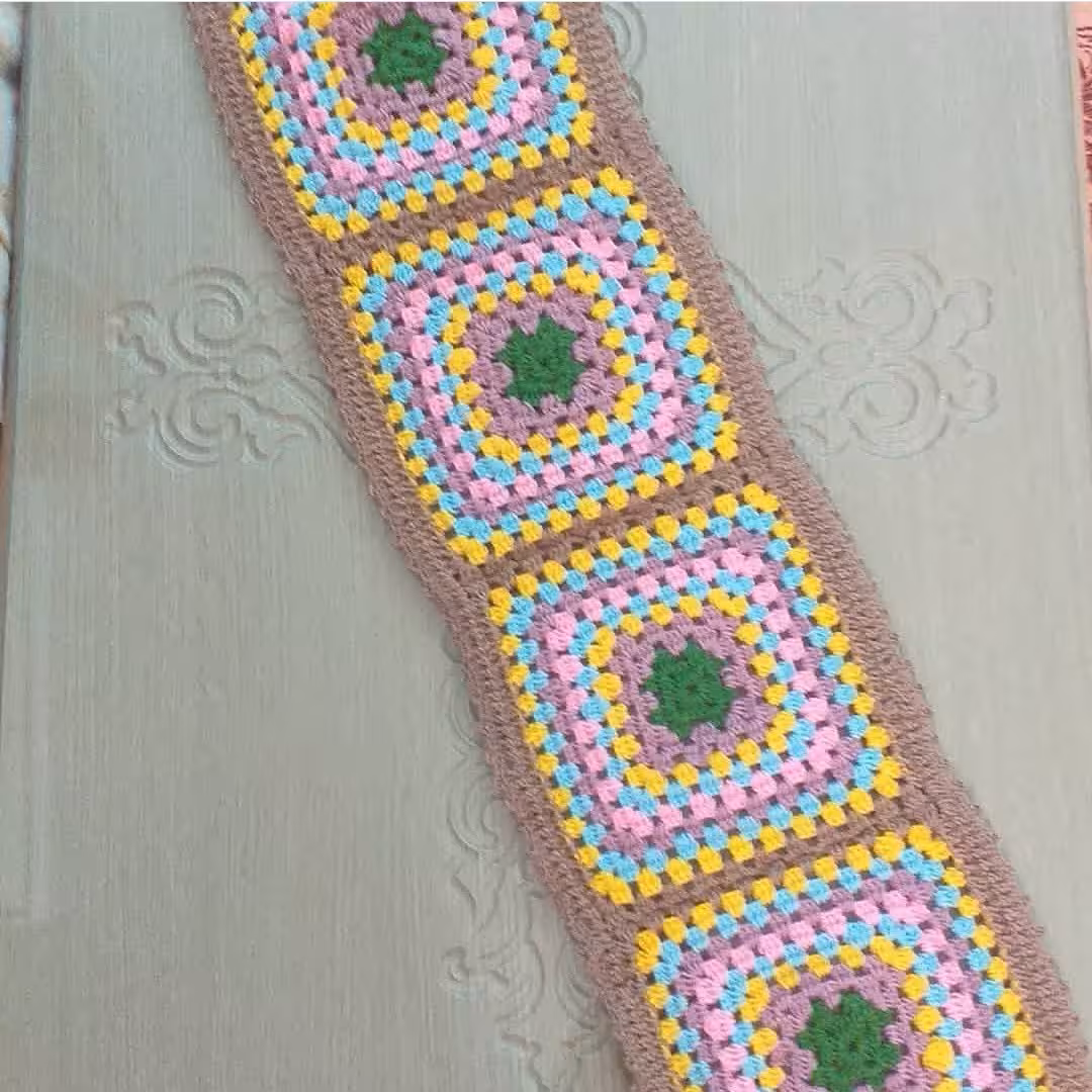 رانر  موتیفی  بافتنی با رنگ های متنوع و زیبا   120 سانتیمتری