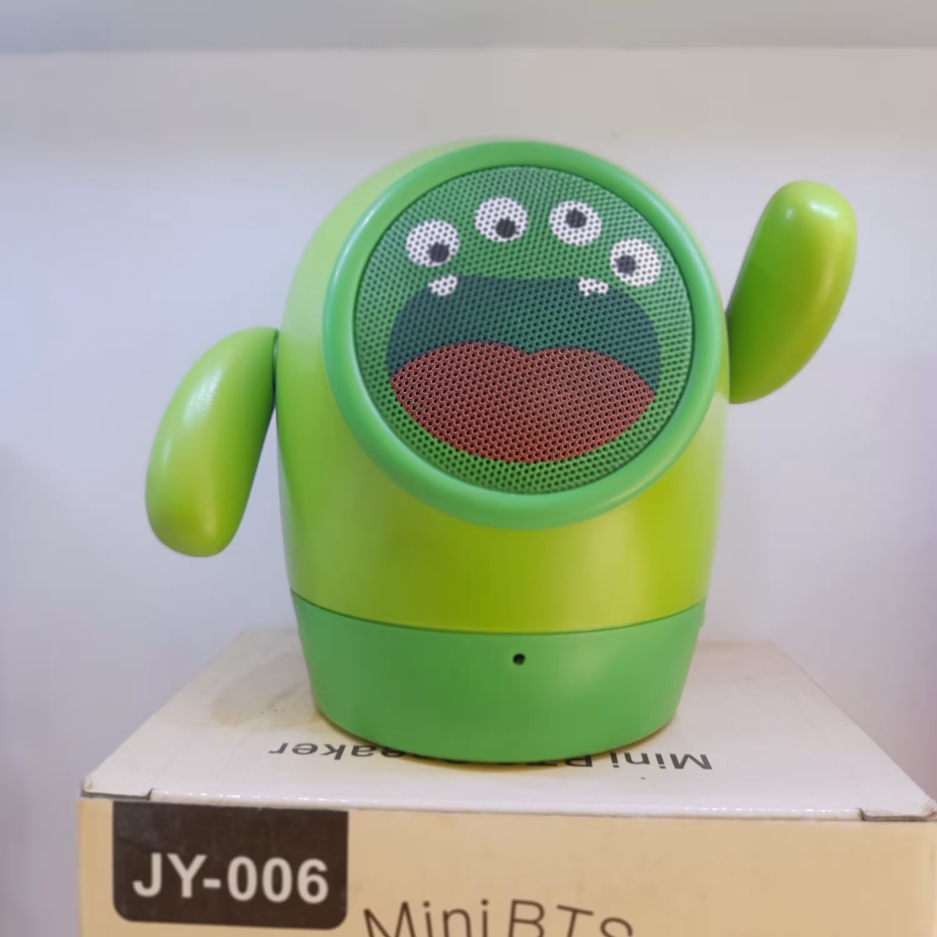 اسپیکر بلوتوث مدل jy.006. فانتزی . رم و فلش خور.کیفیت صدای عالی