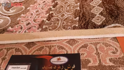 فرش ماشینی زمرد مشهد کد KR30 زمینه قهوه ای