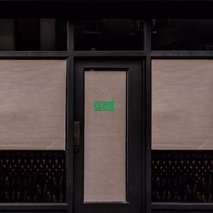 چراغ دیواری نئون دیزاین طرح Close_GR