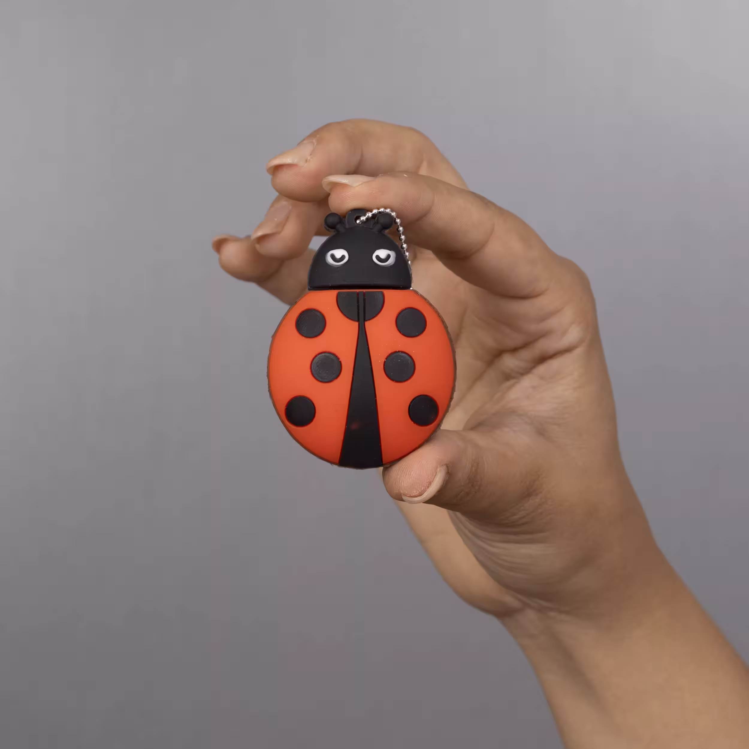 فلش مموری مدل کفشدوزک ظرفیت 32 گیگابایت