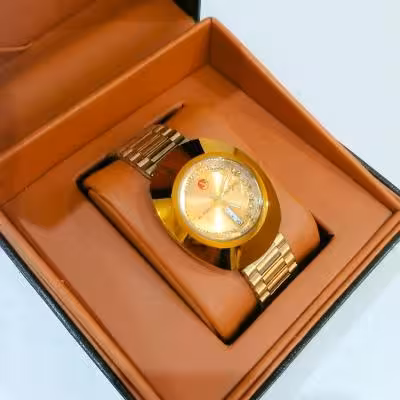 ساعت رادو باطری RADO تخم مرغی بدنه تمام سرامیک لنگر چرخون ژاپن