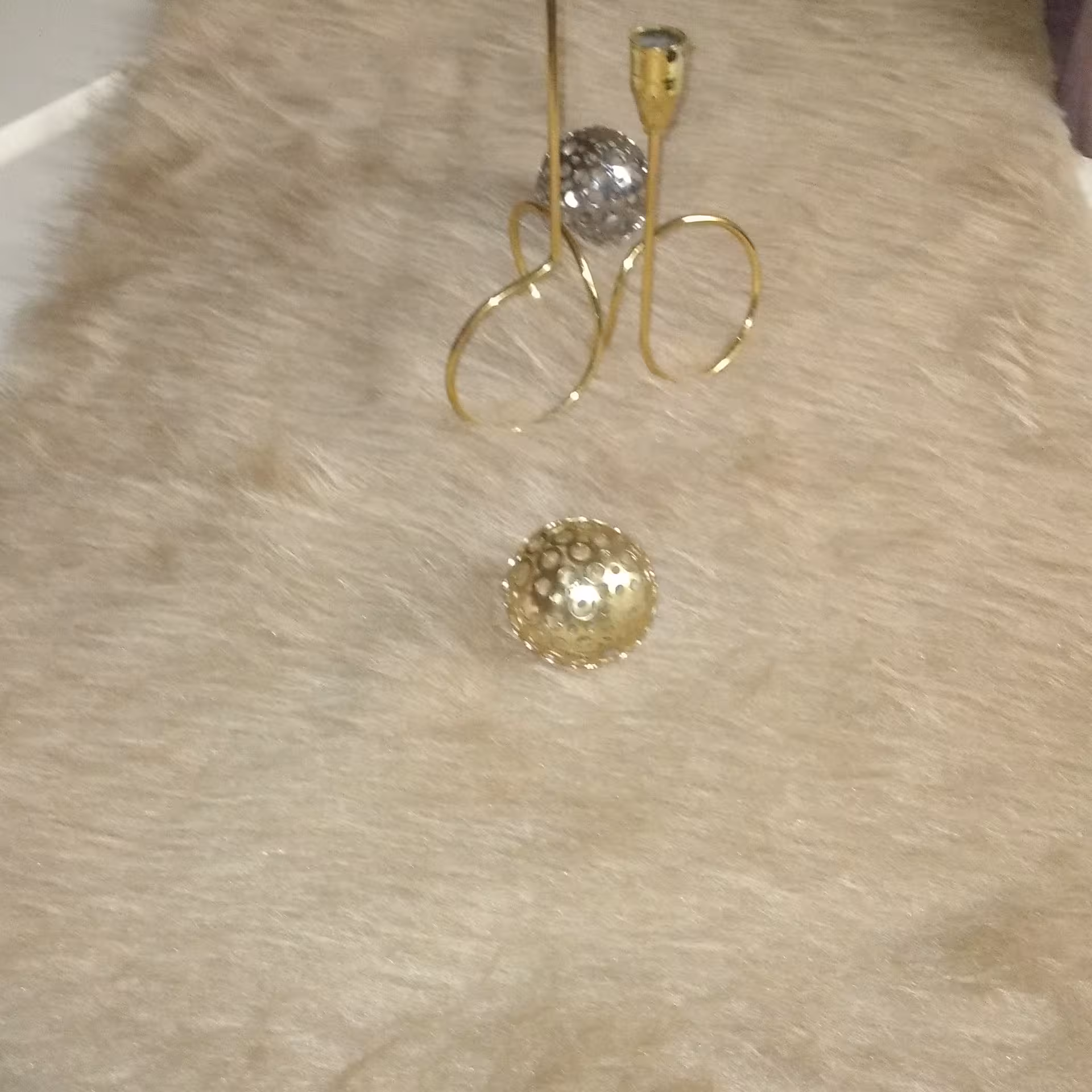 رومیزی و رانر  یا شال مبل خز  آستردار