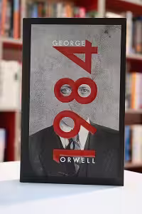 Nineteen Eighty-Four 1984 اثر George Orwell