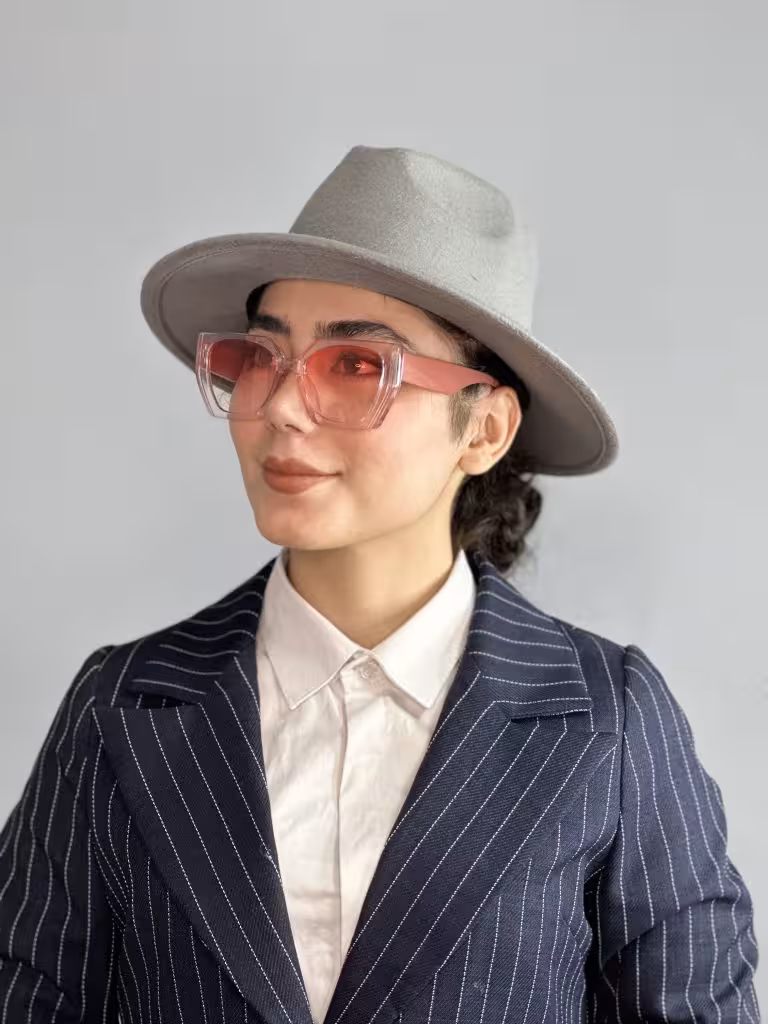 عينك افتابي برند پرادا زنانه دخترانه ترند صورتي يخي يووي 400