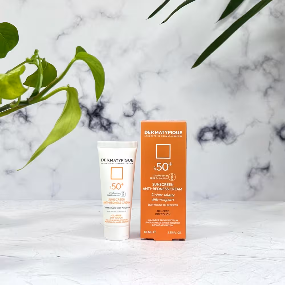 کرم ضد آفتاب بی رنگ پوست قرمز و حساس SPF50 درماتیپیک 40 میلی لیتر