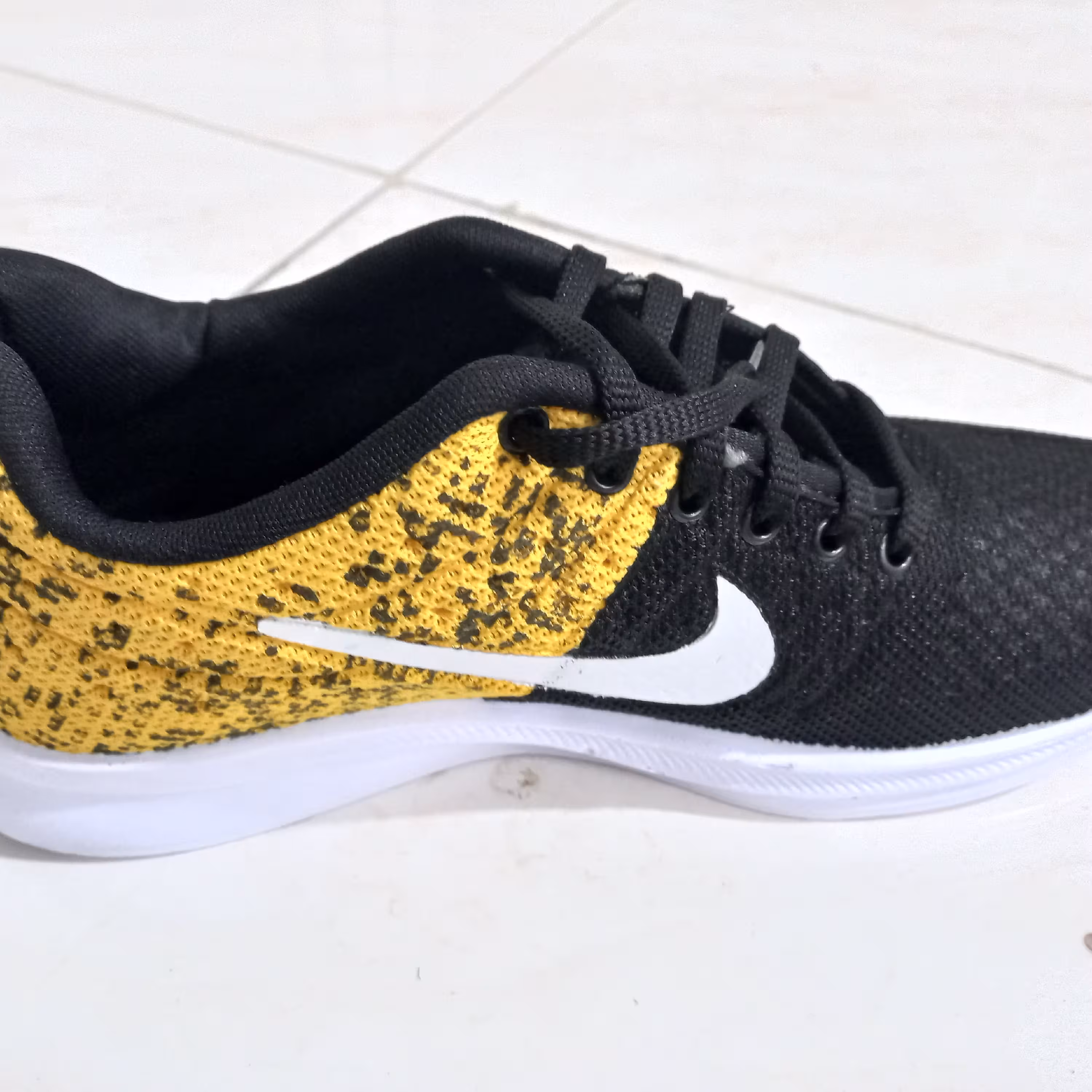 کفش حراجی تیام نایک اسپرت 