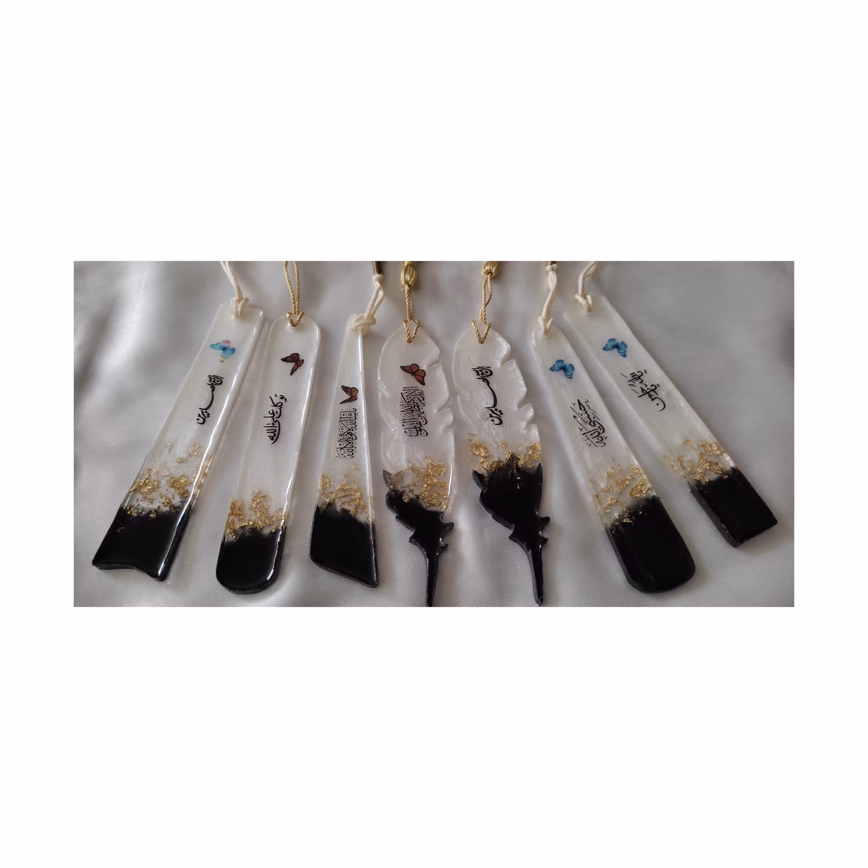 نشانگر  رزینی قرآنی   طرح سفیدو  مشکی   مخصوص استفاده در  قرآن و مفاتیح   وکتب درسی  در قالبهای مختلف بوکمارک 