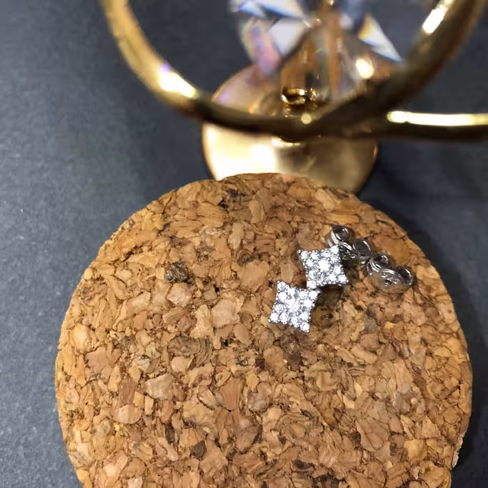 گوشواره نقره عیار 925 مدل مربع پرنگین