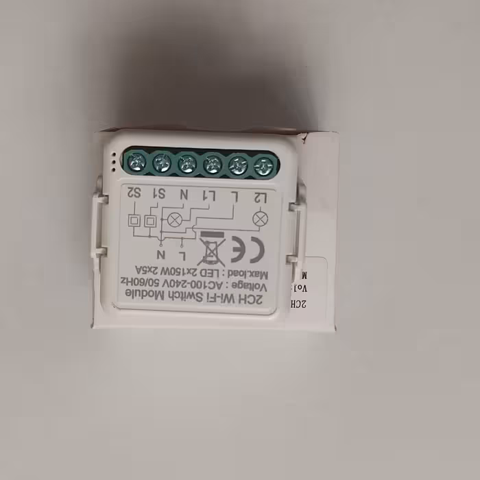 رله هوشمند دو کانال با وزن 45 گرم رنگ سفید یا ابعاد تقریبی 3 در 4 سانت