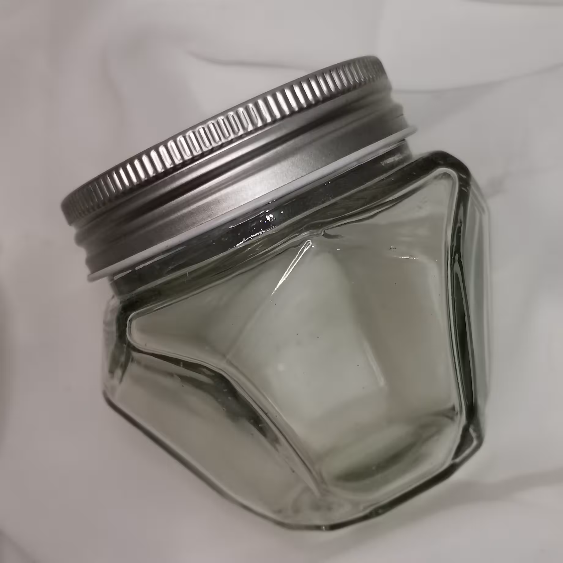 جار شیشه ای با درب فلزی طرح الماسی