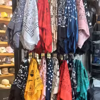  دستمال سر دخترانه دارای طرح و رنگ متنوع 