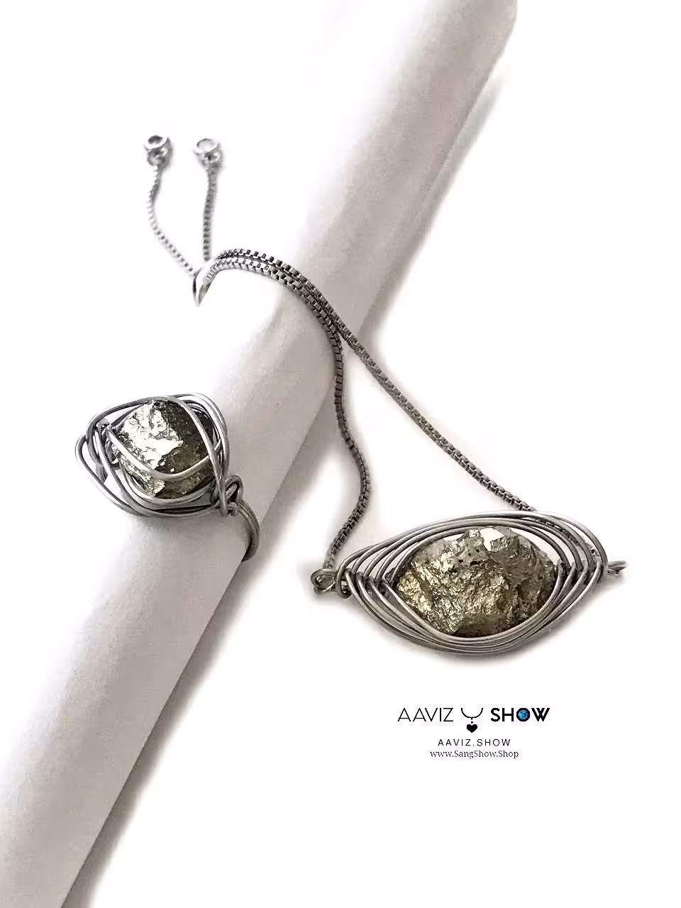 نیم ست سنگ پیریت ، دستبند و انگشتر راف و معدنی زنانه NS10