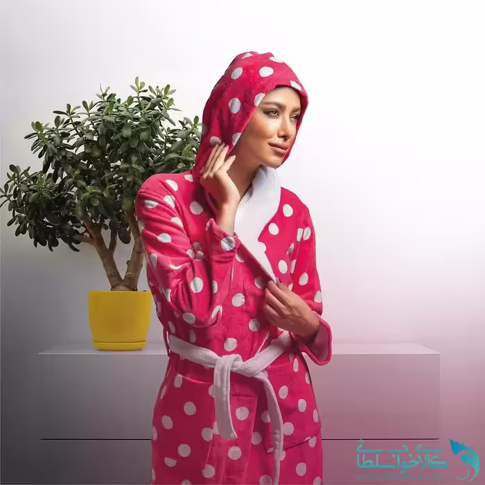 حوله تن پوش زنانه طرح خالدار صورتی برند پودایران
