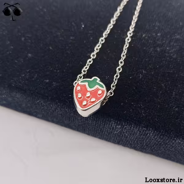 گردنبند کیوت دخترانه طرح توت فرنگی