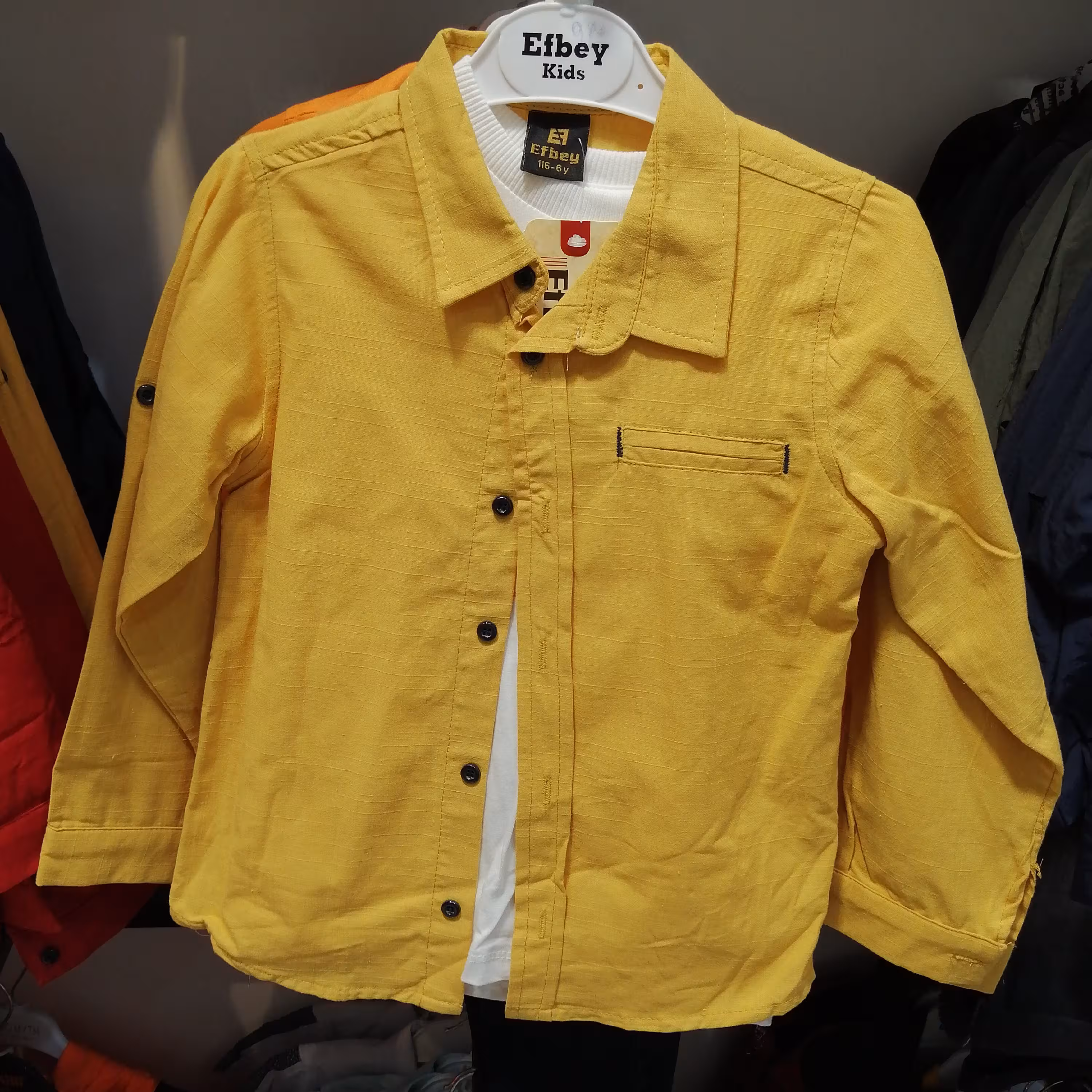 ست پیراهن و تیشرت آستین کوتاه و شلوار به همراه کمربند 