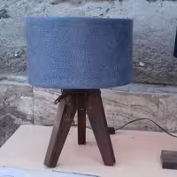 آباژور سه پایه چوبی رومیزی