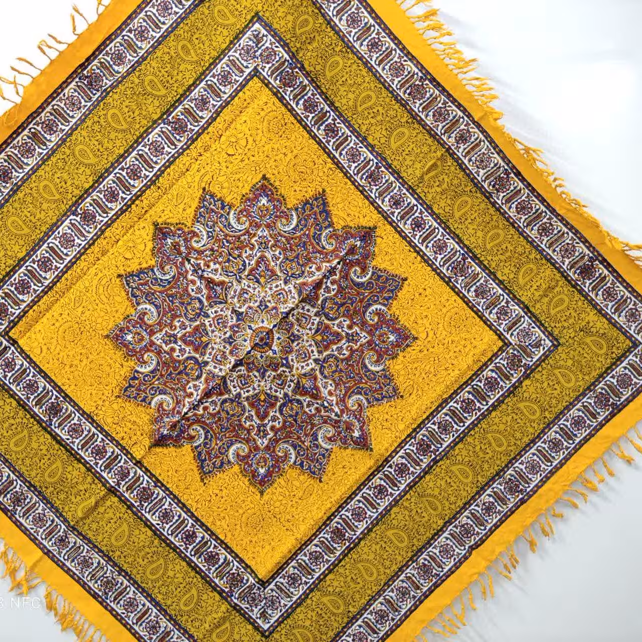 سفره ورومیزی قلمکاری صادراتی اعلا سایز 1در1متر(زردرنگ)