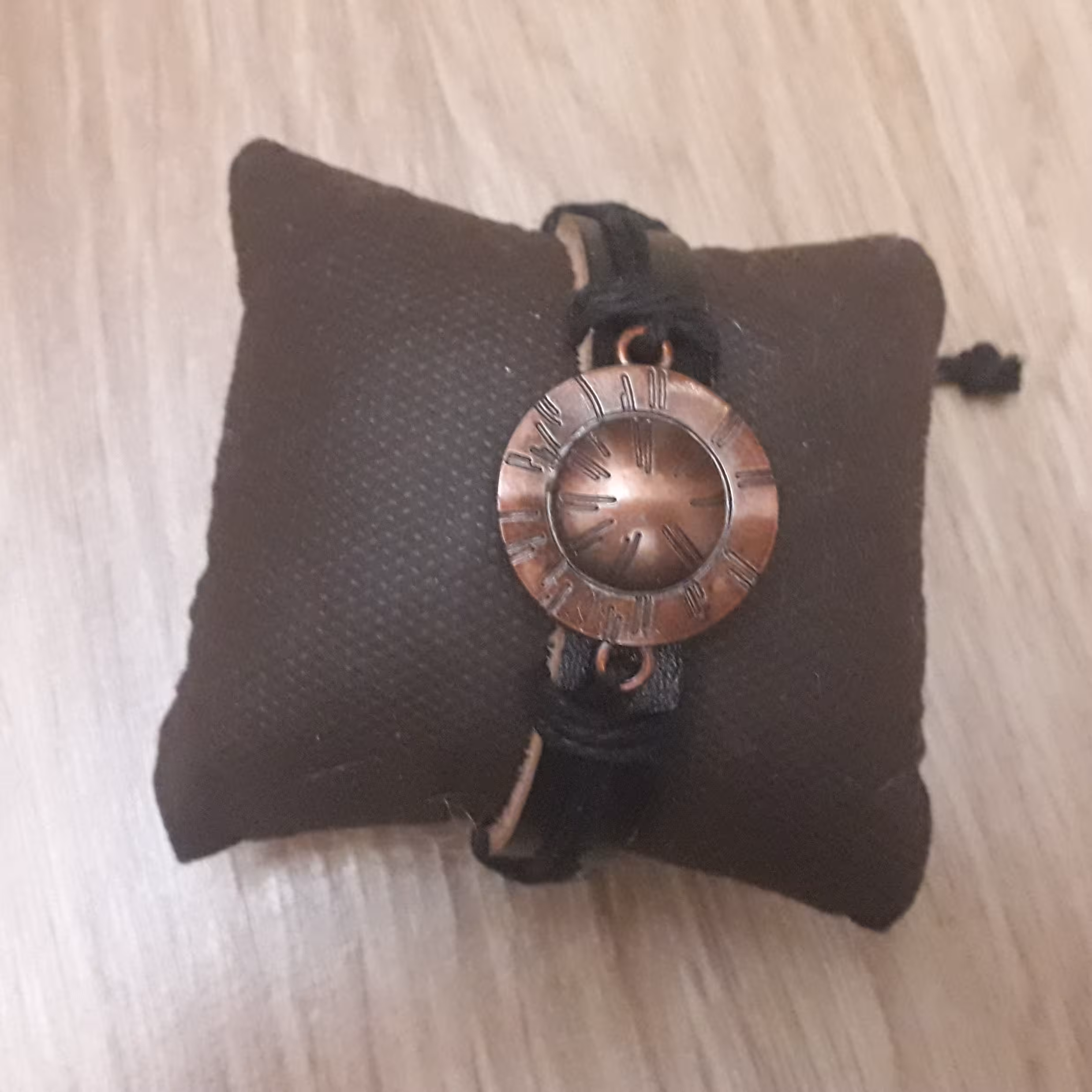 دستبند چرمی طرح کلاه لوفی انیمه وان پیس