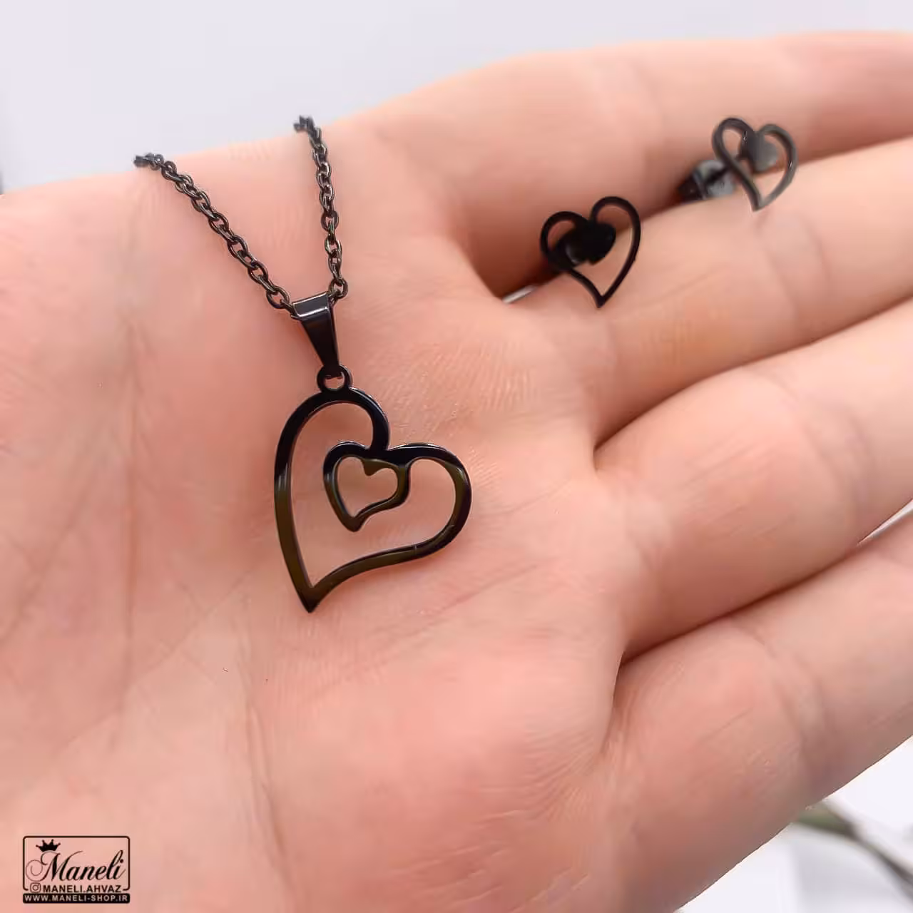 نیم ست مینیمال مشکی قلب از جنس استیل با رنگ ثابت: 14020506