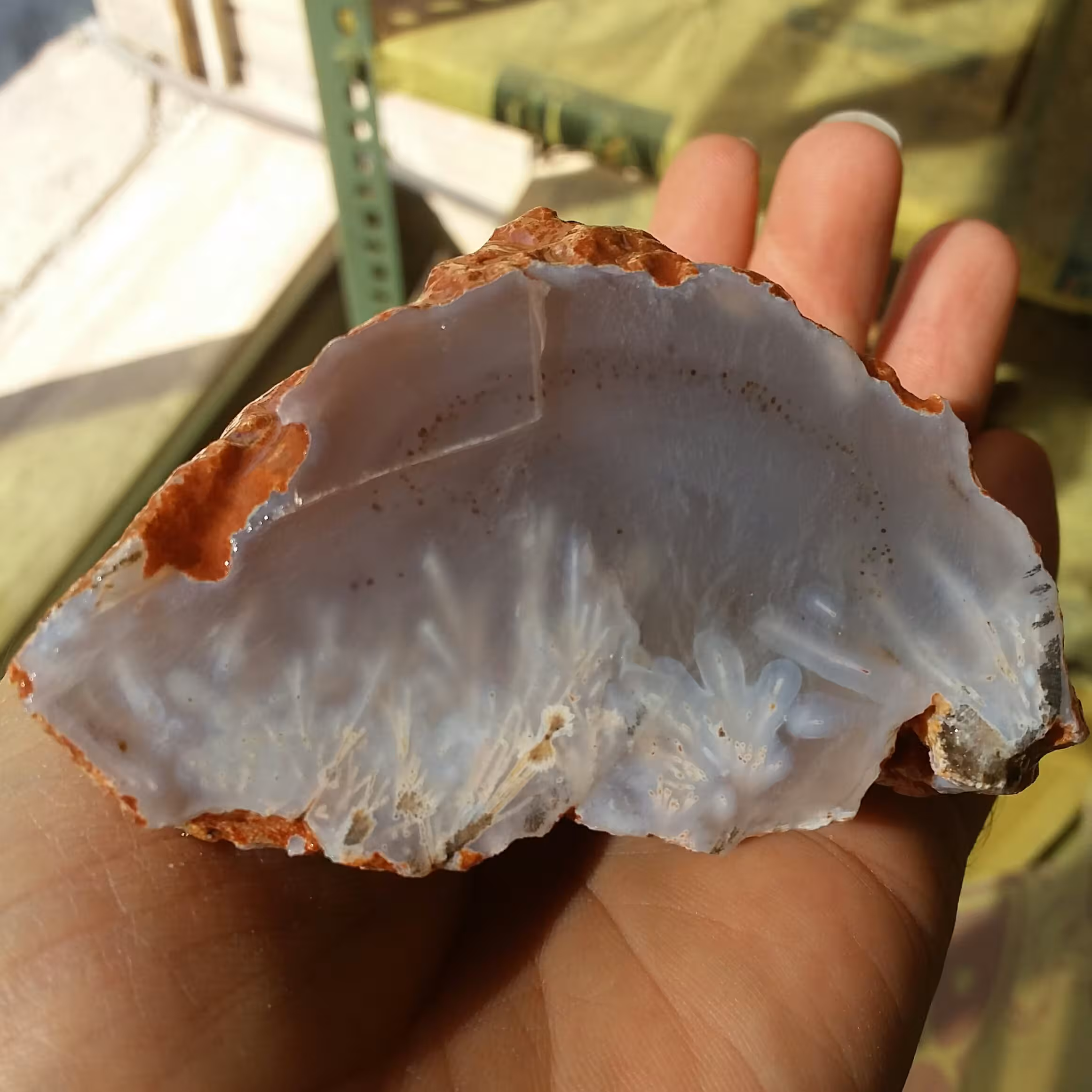 سنگ راف درشت عقیق شنی رتایل دار تکرار نشدنی محشر دیدنی 100 در 100 طبیعی