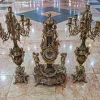 ساعت و شمعدان خروسی، تمام برنز