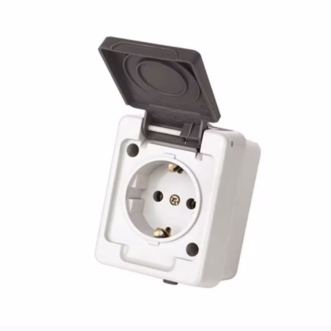 پریز برق صنعتی روکار