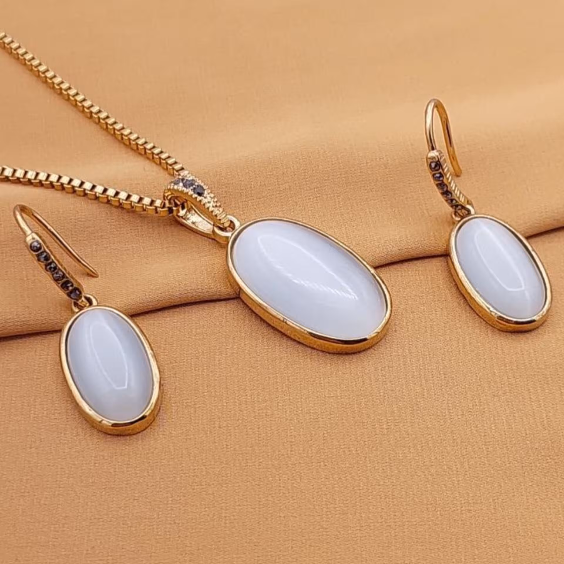 نیم ست طرح طلا عقیق رنگ ثابت بدون حساسیت کپی طلا و با آبکاری طلا