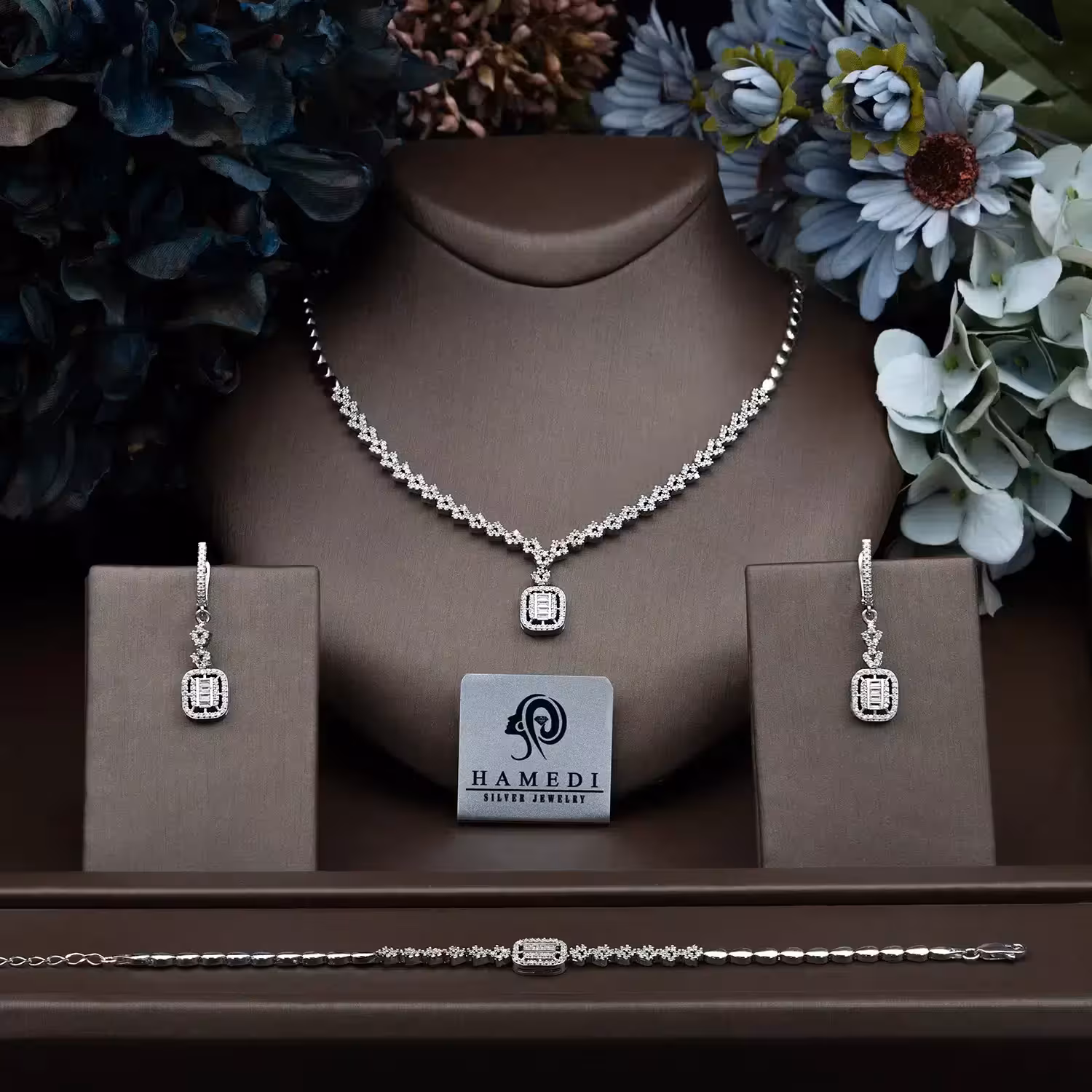 سرویس نقره زنانه جواهری امرالدکات مدل SI E37