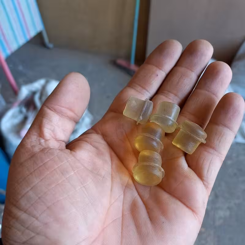 درپوش پلاستیک 13میلیمتر صندلی و میز  رنگ شفاف بسته 20 عددی