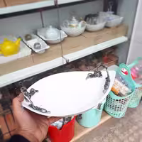 کشکول مدونا دسته پیوتر

با جعبه کادویی 
کیفیت عالی 
دسته پیوتر و جنس چینی درجه یک
