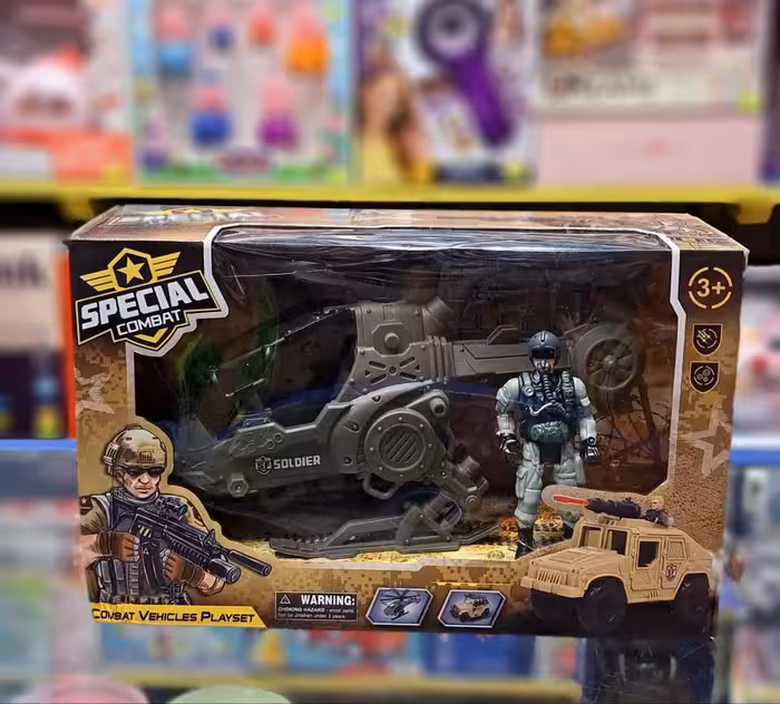 اسباب بازی هلی کوپتر نظامی همراه با سرباز