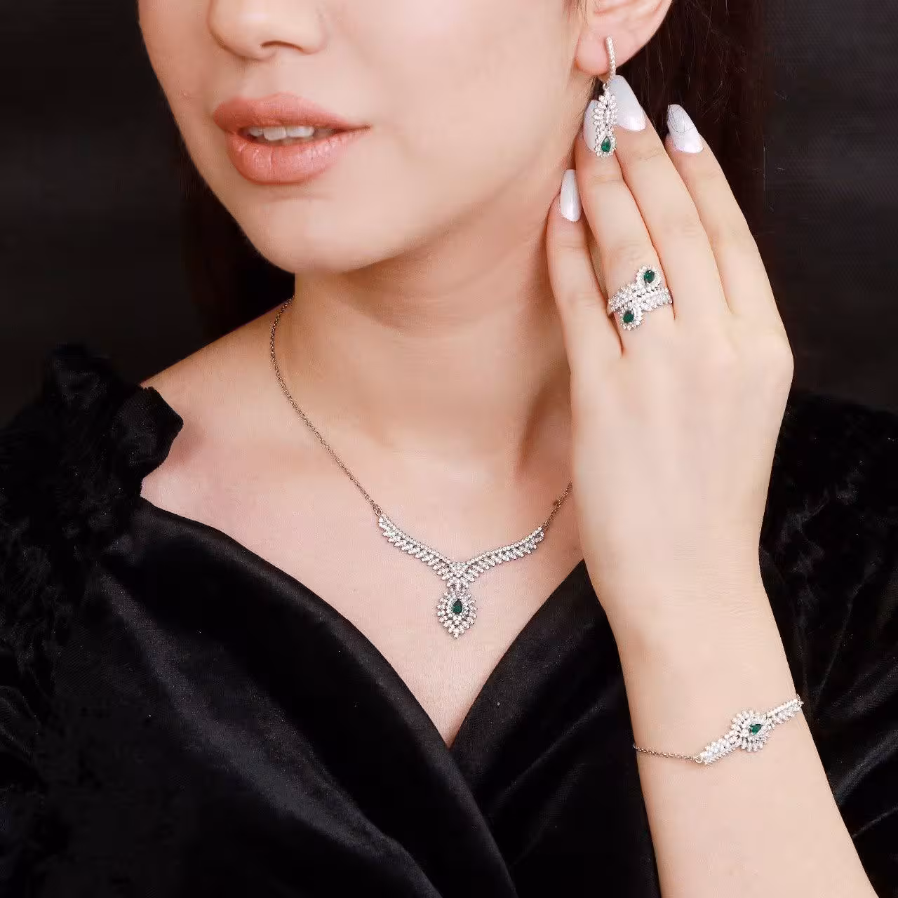 سرویس نقره زمرد جواهری زنانه کد 60258