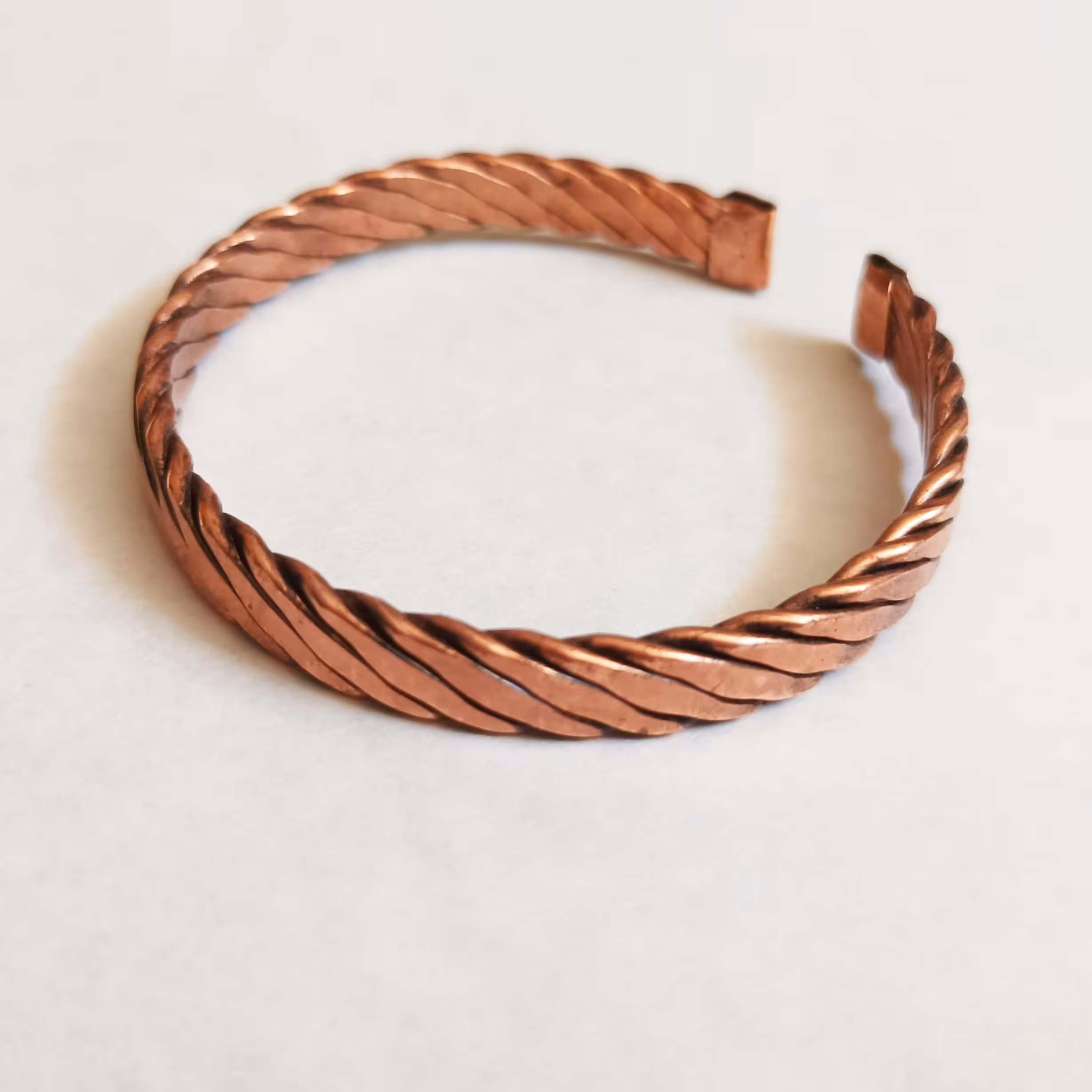 دستبند مسی طرح پیچ