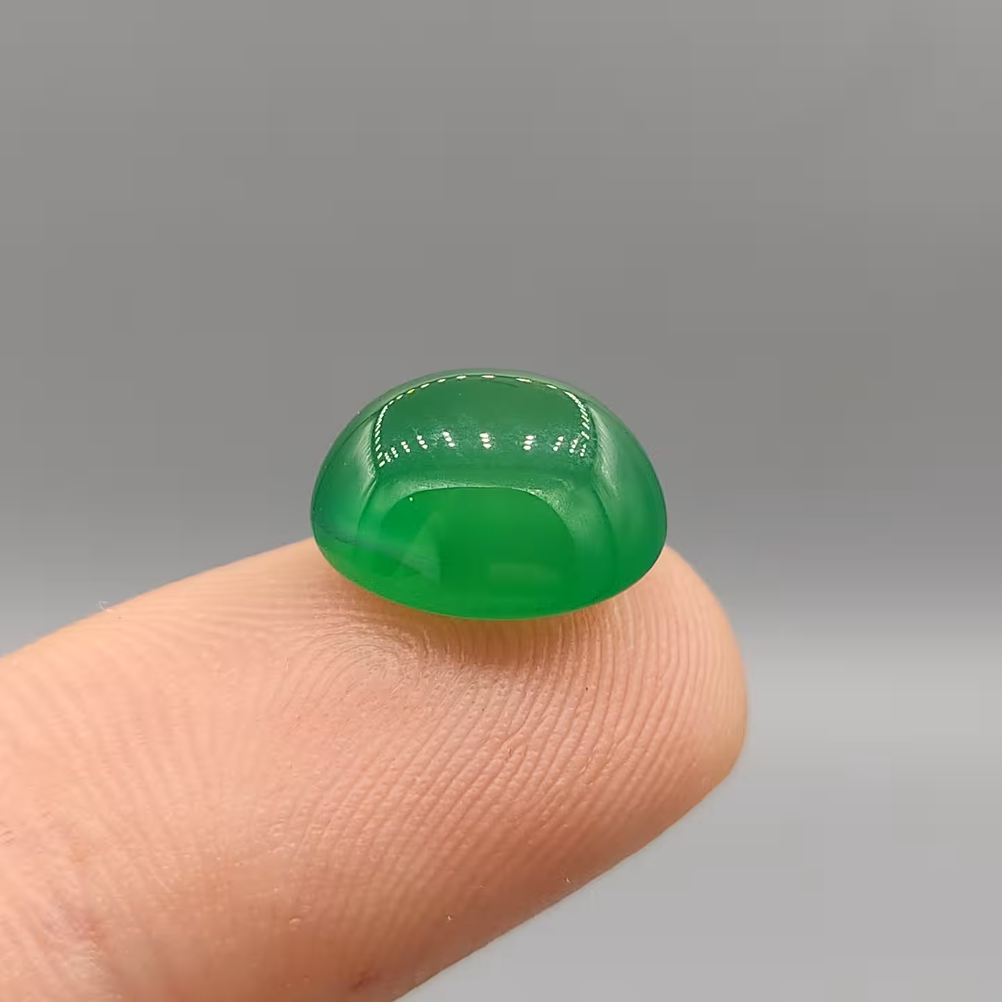 عقیق سبز معدنی زیبا سایز انگشتری 