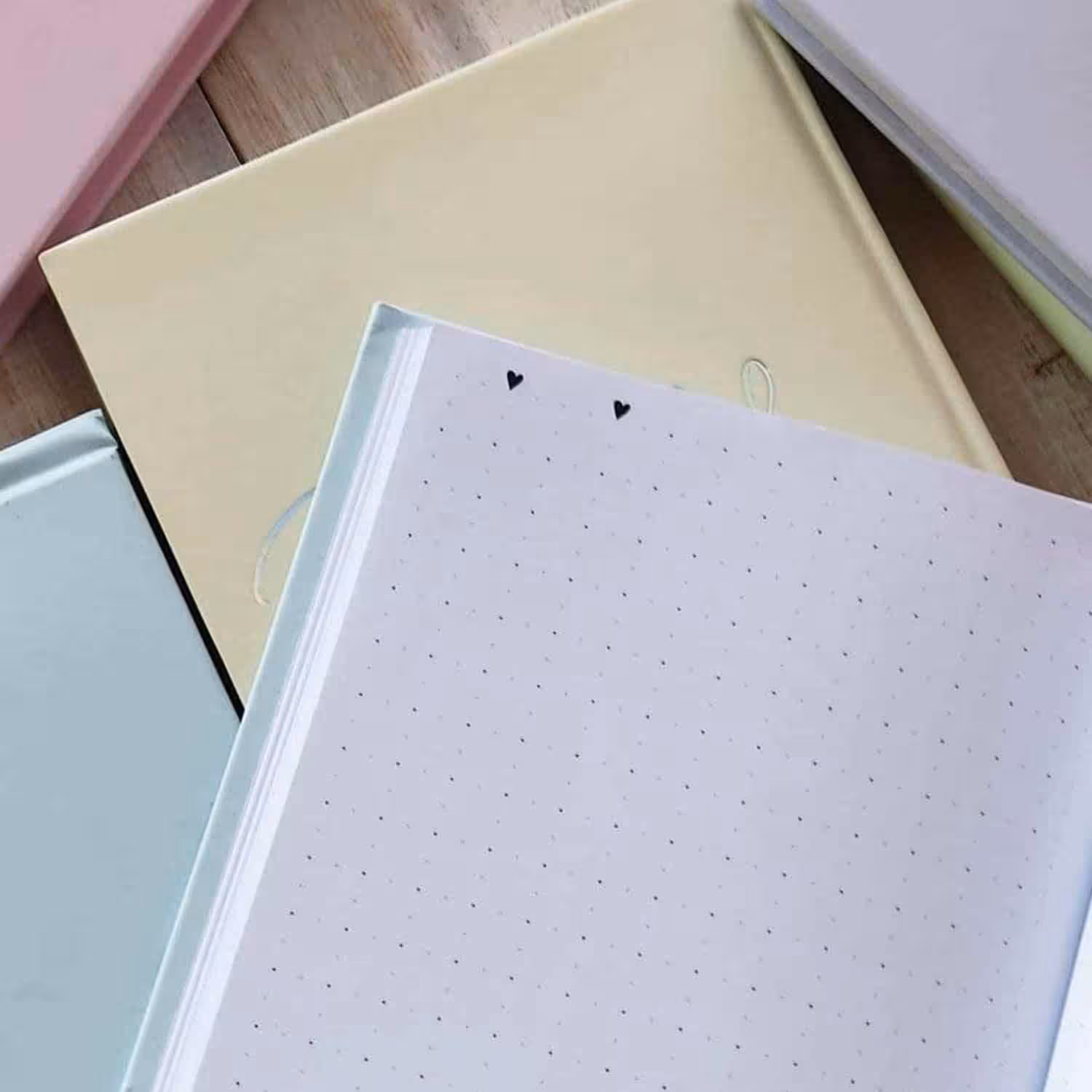 دفتر100برگ بولت ژورنال /نقطه ای A5 ته دوخت جلدسخت طلاکوب/نقره برگ سری کیوت پالت کد70101