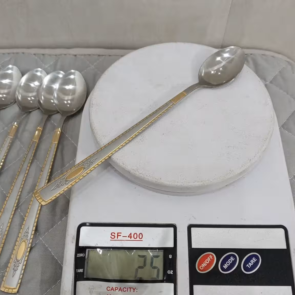 قاشق شربت خوری دسته طلایی بسته 6 عددی مارک یونیک لایف Unique life طول 19سانت بسیار شیک و ضخامت 2میل STAINLESS Steel 