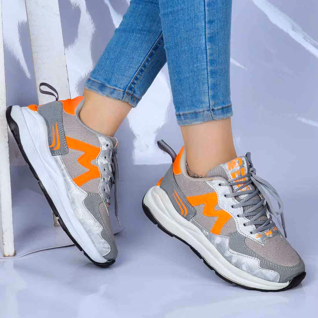 کتونی طوسی نارنجی (1097)