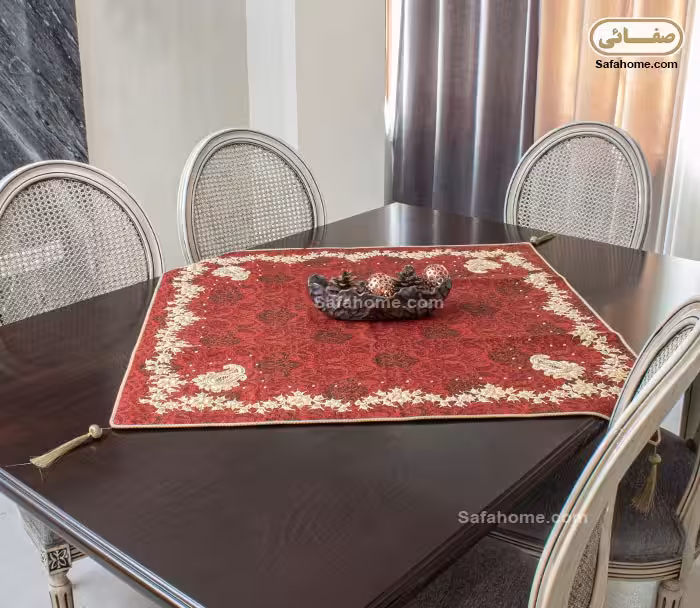 رومیزی مربع ترمه  ملیله دوزی صفائی طرح بته جقه قرمز