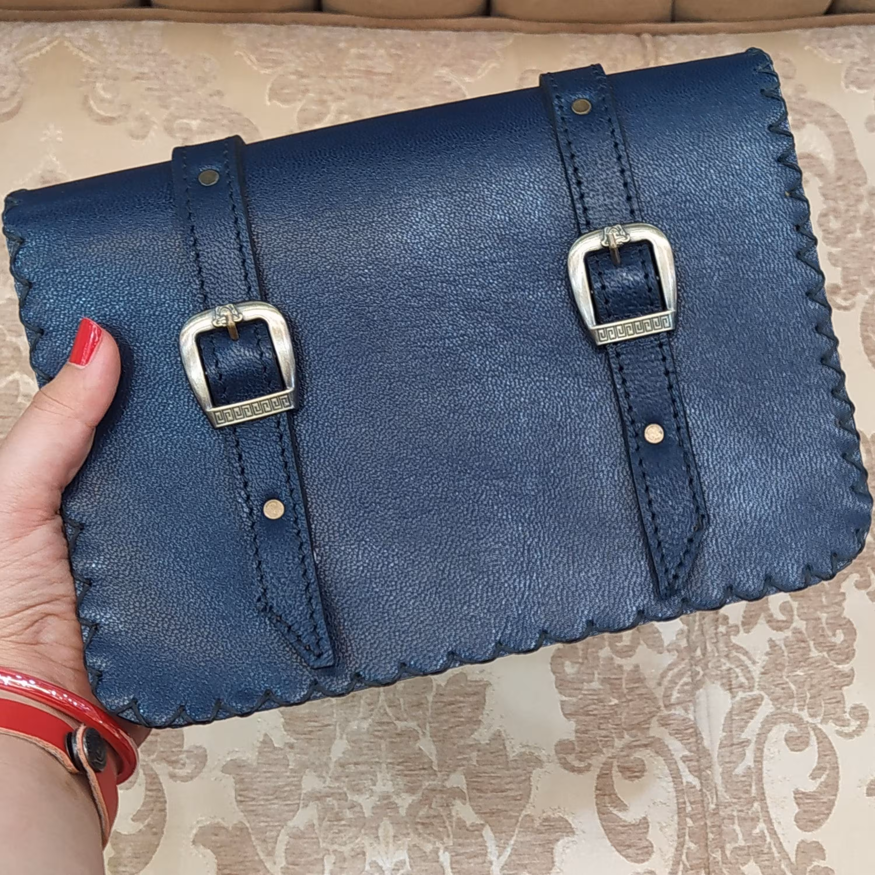 کیف چرم دستدوز مدل اطلس سرمه ای