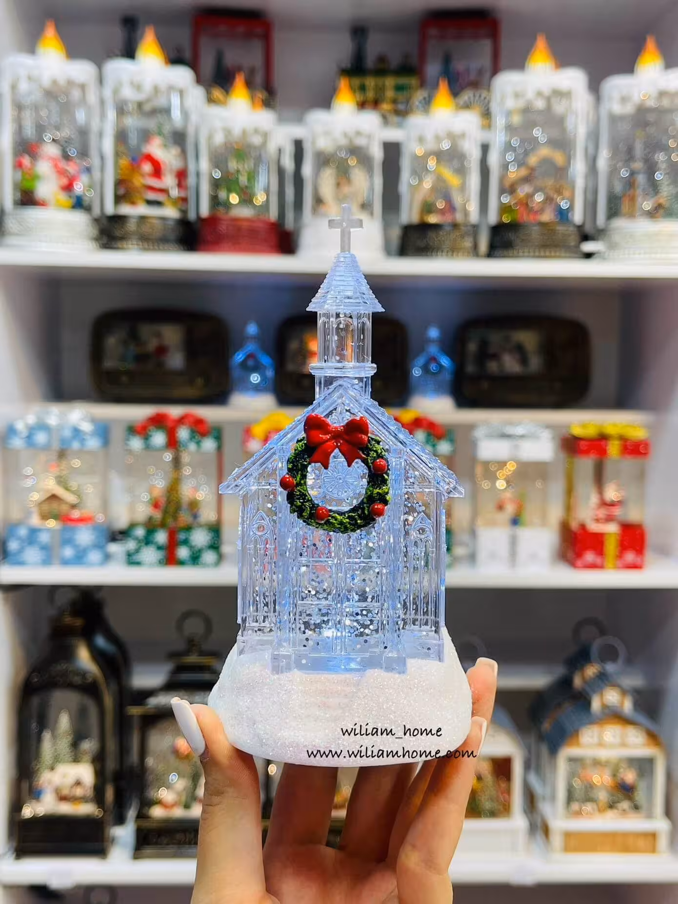 دکوری کلیسا شیشه ای کریسمس