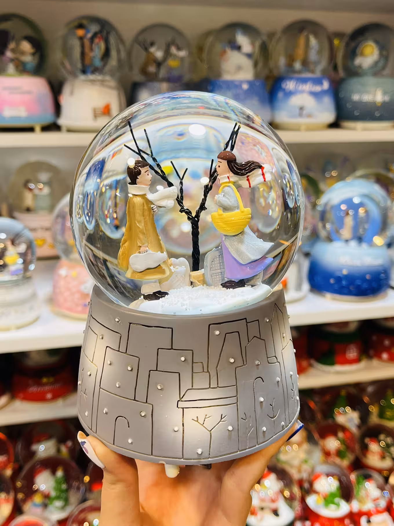 گوی موزیکال عاشقانه ، دیدار کنار درخت B