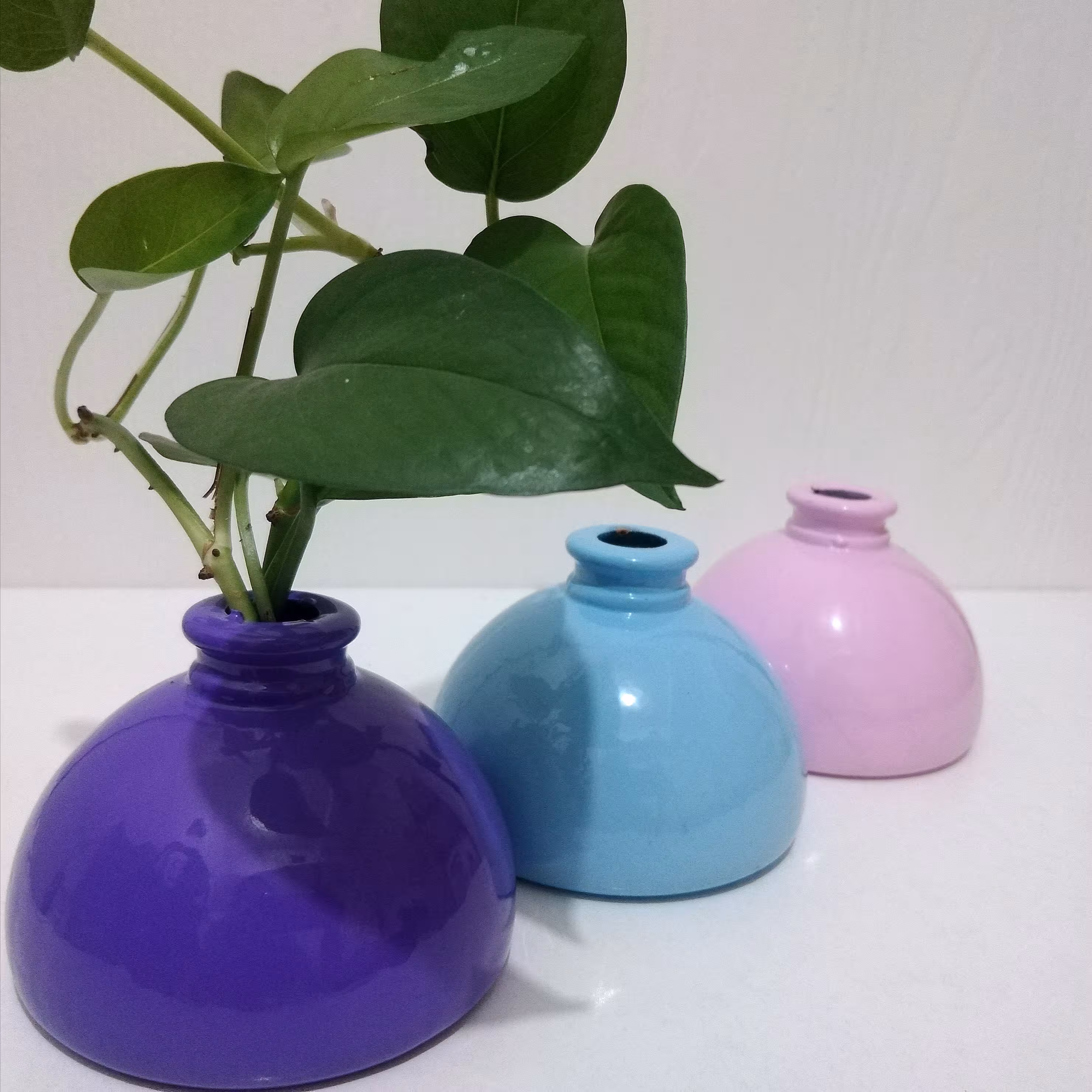گلدان رنگی شیشه ای طرح  گرد سایز کوچک