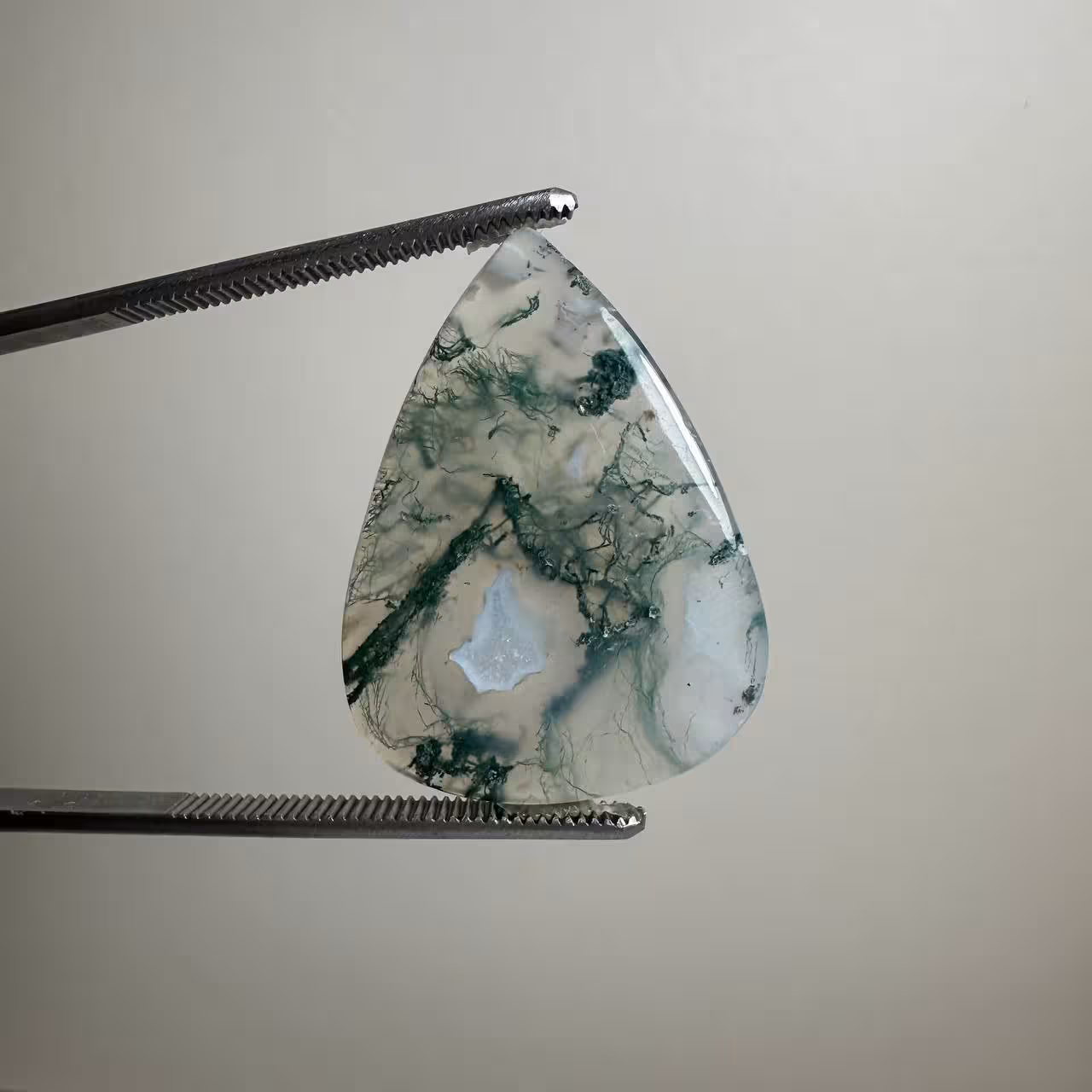 نگین طبیعی اصل عقیق خزه ای اشکی 235412