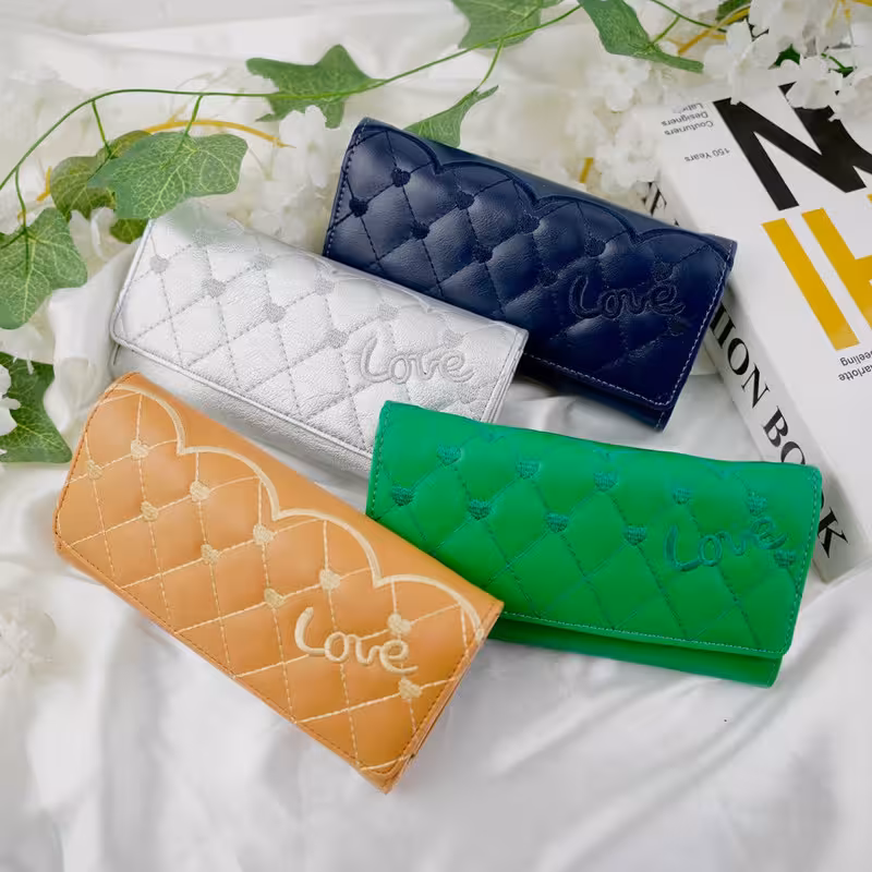 کیف پول زنانه مدل گلدوزی عشق کد KZD38-1210